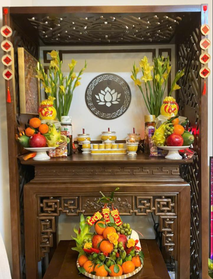 Cách tránh đặt bàn thờ hướng ra cửa chính cho Căn hộ chung cư